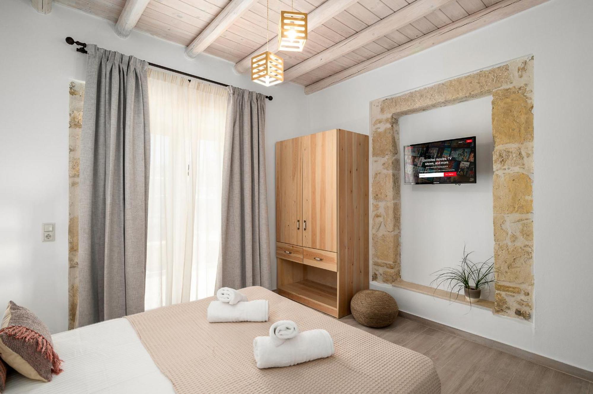 Papadia Luxury Apartments Pitsidia Bagian luar foto